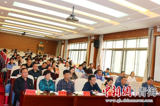  图为青海省委老干部局组织开展党史学习教育主题党课现场。青海省委老干部局供图