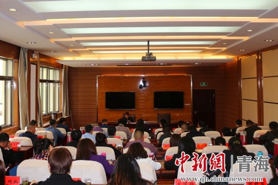 图为青海省委老干部局组织开展党史学习教育主题党课现场。青海省委老干部局供图